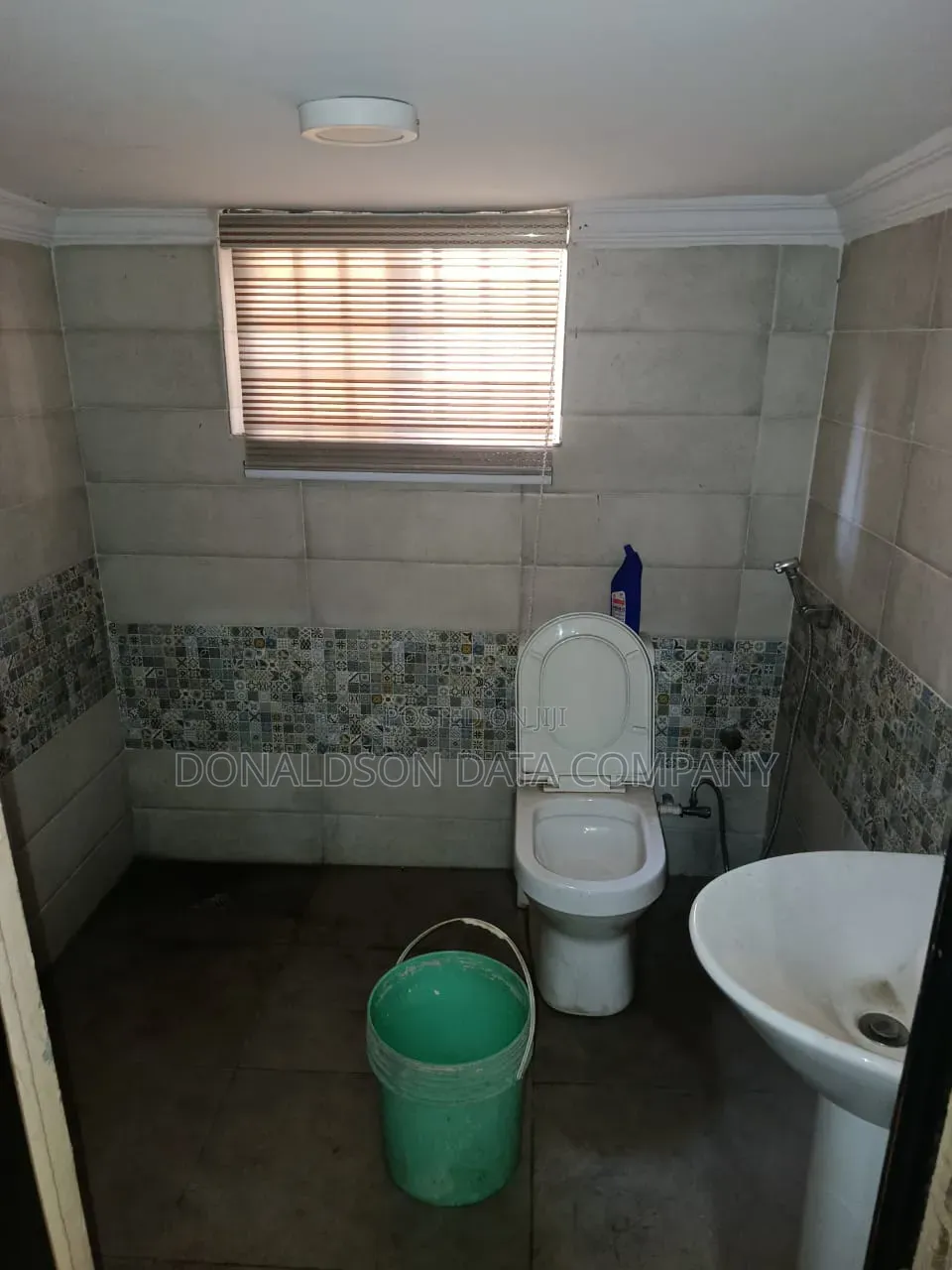 3bdrm Bungalow in Agbado for sale in Agbado