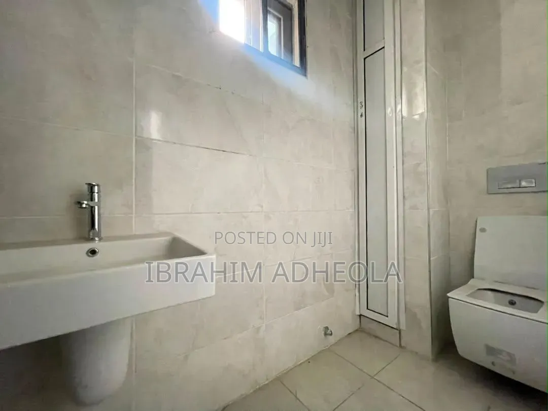 3bdrm Apartment in Ikeja Gra for rent in Ikeja GRA