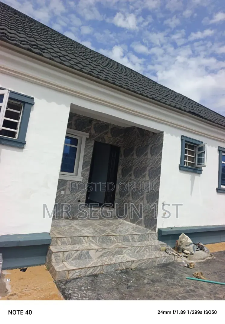 2bdrm Bungalow in Alalade Estate, Ibadan for rent in Ibadan