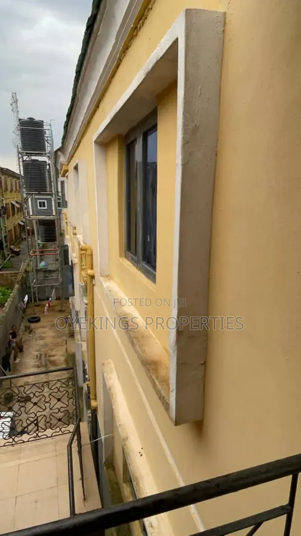 1bdrm Block of Flats in Ajibade, Oluyole for sale in Oluyole