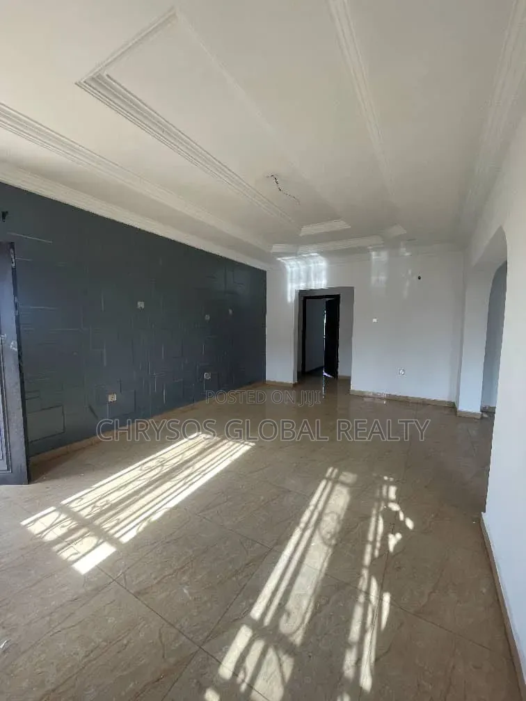 3bdrm Block of Flats in Okebadan Estate for rent in Akobo