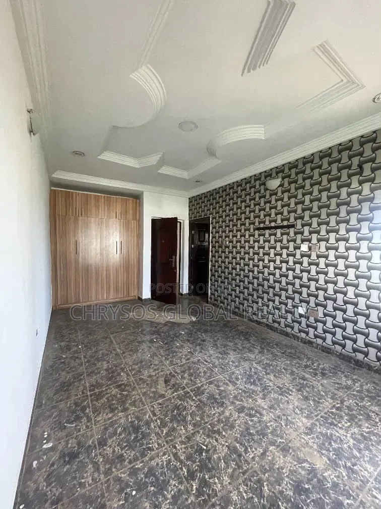 3bdrm Block of Flats in Okebadan Estate for rent in Akobo
