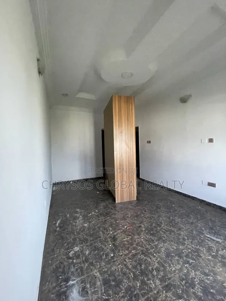 3bdrm Block of Flats in Okebadan Estate for rent in Akobo