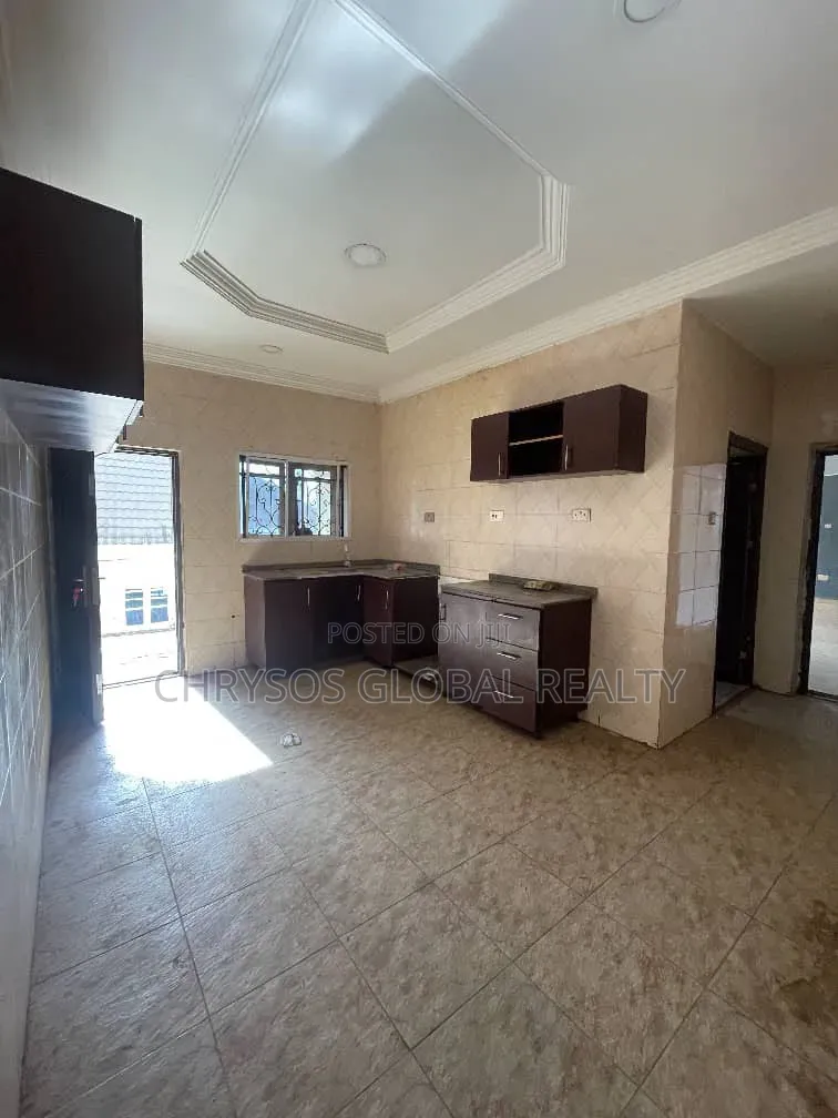 3bdrm Block of Flats in Okebadan Estate for rent in Akobo