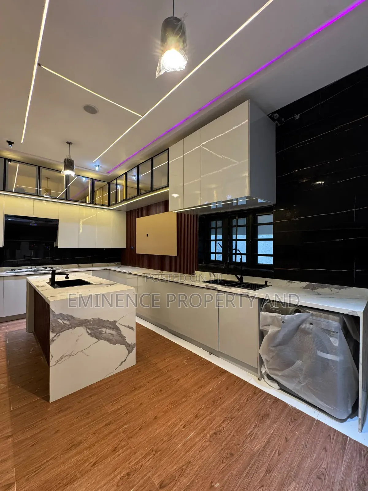 5bdrm Duplex in Lekki Phase 2 for sale in Lekki Phase 2
