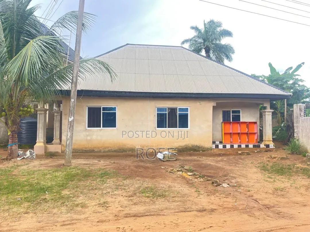 3bdrm Bungalow in Ikot Mang, Uyo for sale in Uyo