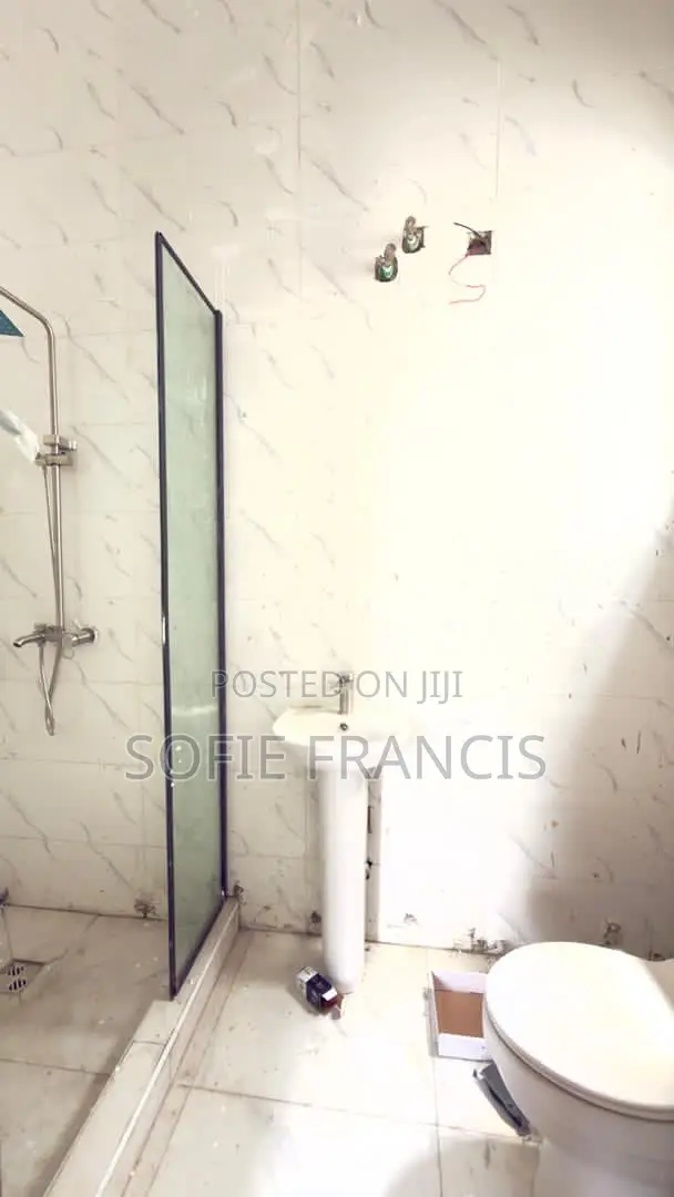5bdrm Duplex in Ajah for sale in VGC / Ajah