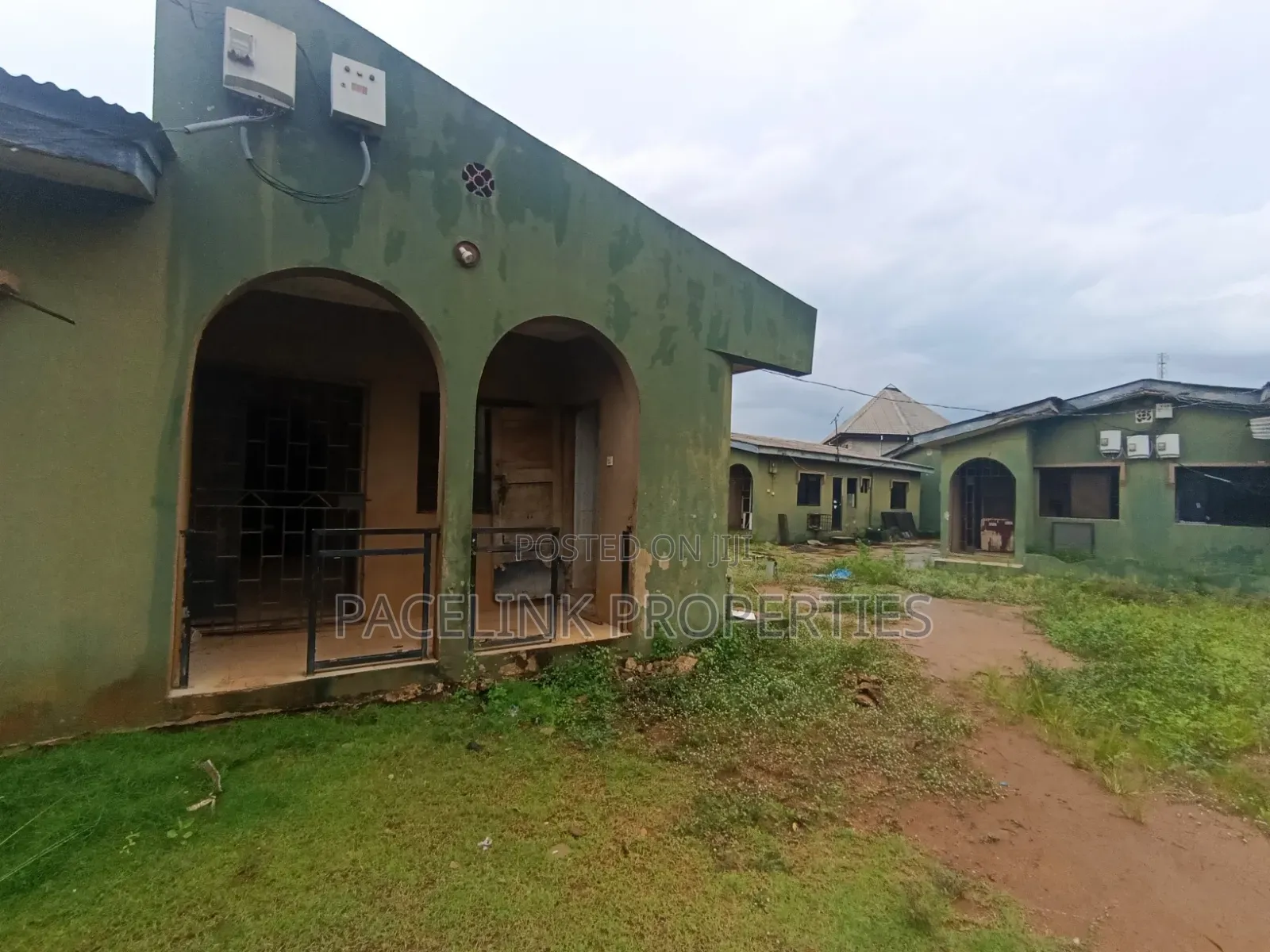 12bdrm Block of Flats in Ipaja / Ipaja for sale in Ipaja / Ipaja