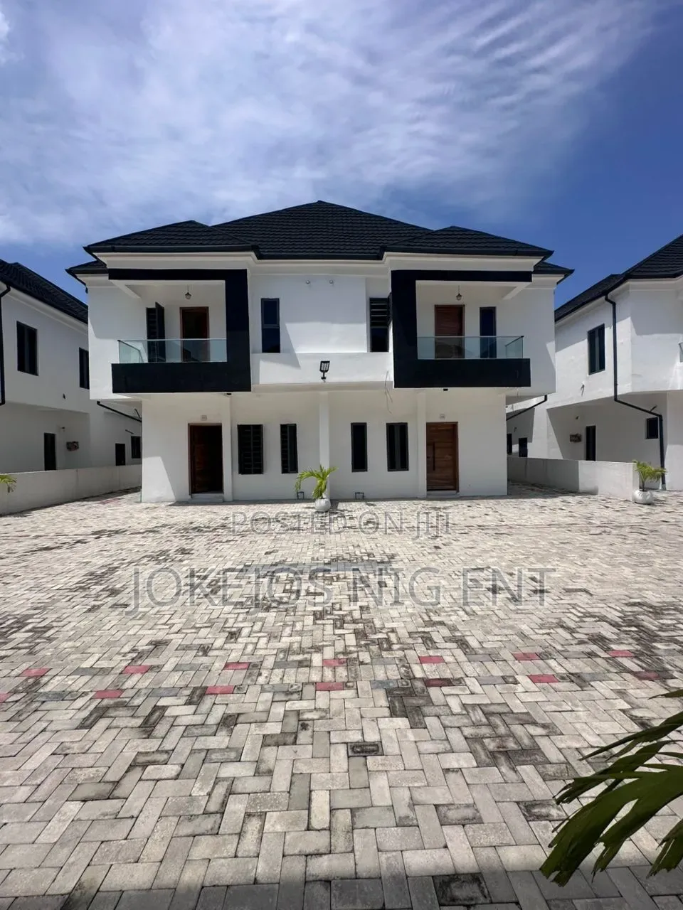 4bdrm Duplex in Harris Drive Vgc for sale in VGC / Ajah