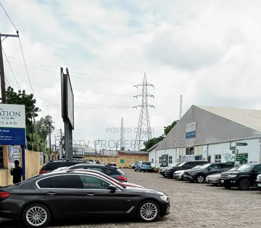 Commercial Prime Land Measuring, 5,700sqm With Demolisable Building in LSDPC Maryland Estate