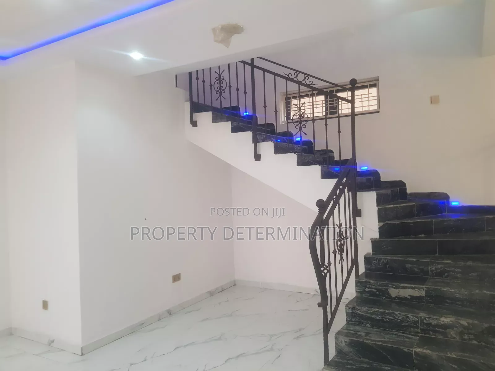 6bdrm Duplex in Omole Phase 1 for sale in Omole Phase 1