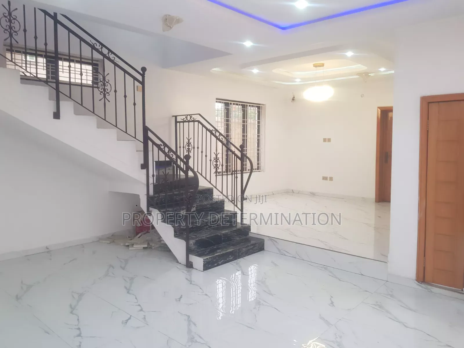 6bdrm Duplex in Omole Phase 1 for sale in Omole Phase 1