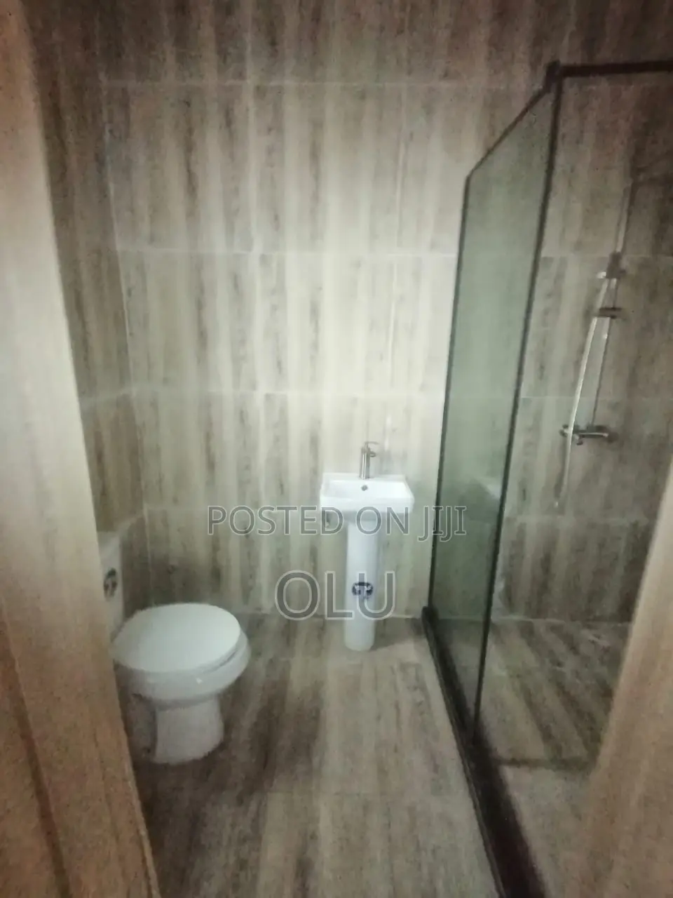 5bdrm Duplex in Off Admiralty, Lekki Phase 1 for sale in Lekki Phase 1