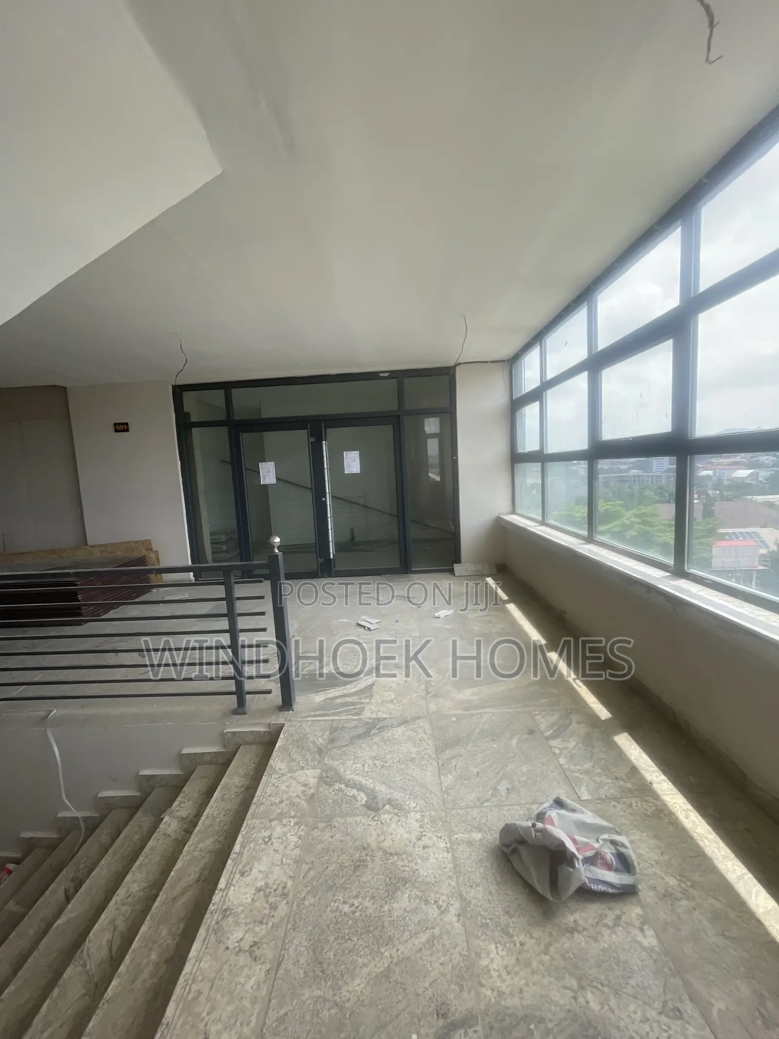 Rooftop With an Office Space Measuring 314 SQM With Functional Lift in Wuse 2