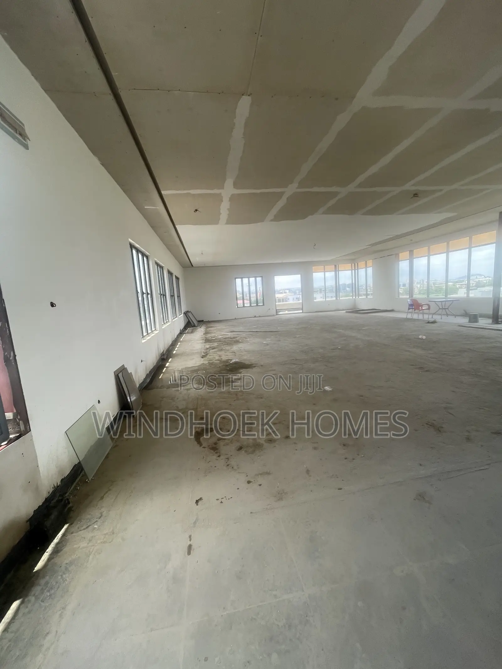 Rooftop With an Office Space Measuring 314 SQM With Functional Lift in Wuse 2