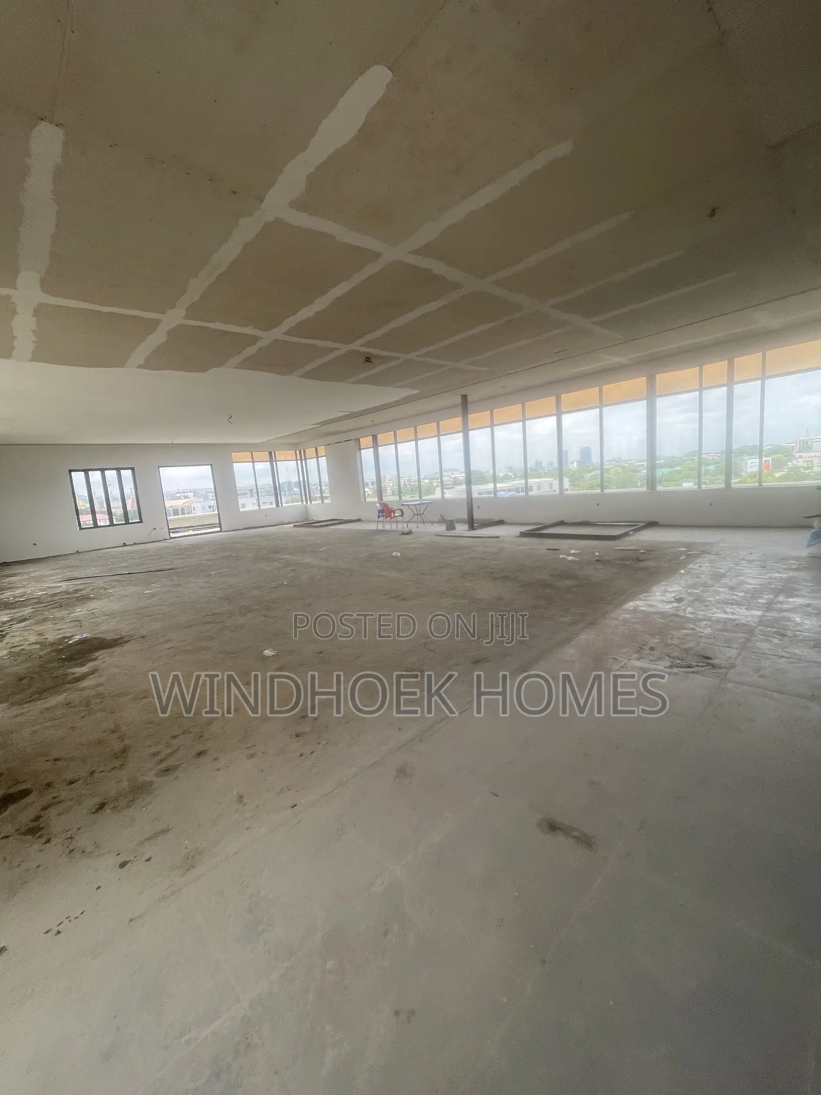 Rooftop With an Office Space Measuring 314 SQM With Functional Lift in Wuse 2