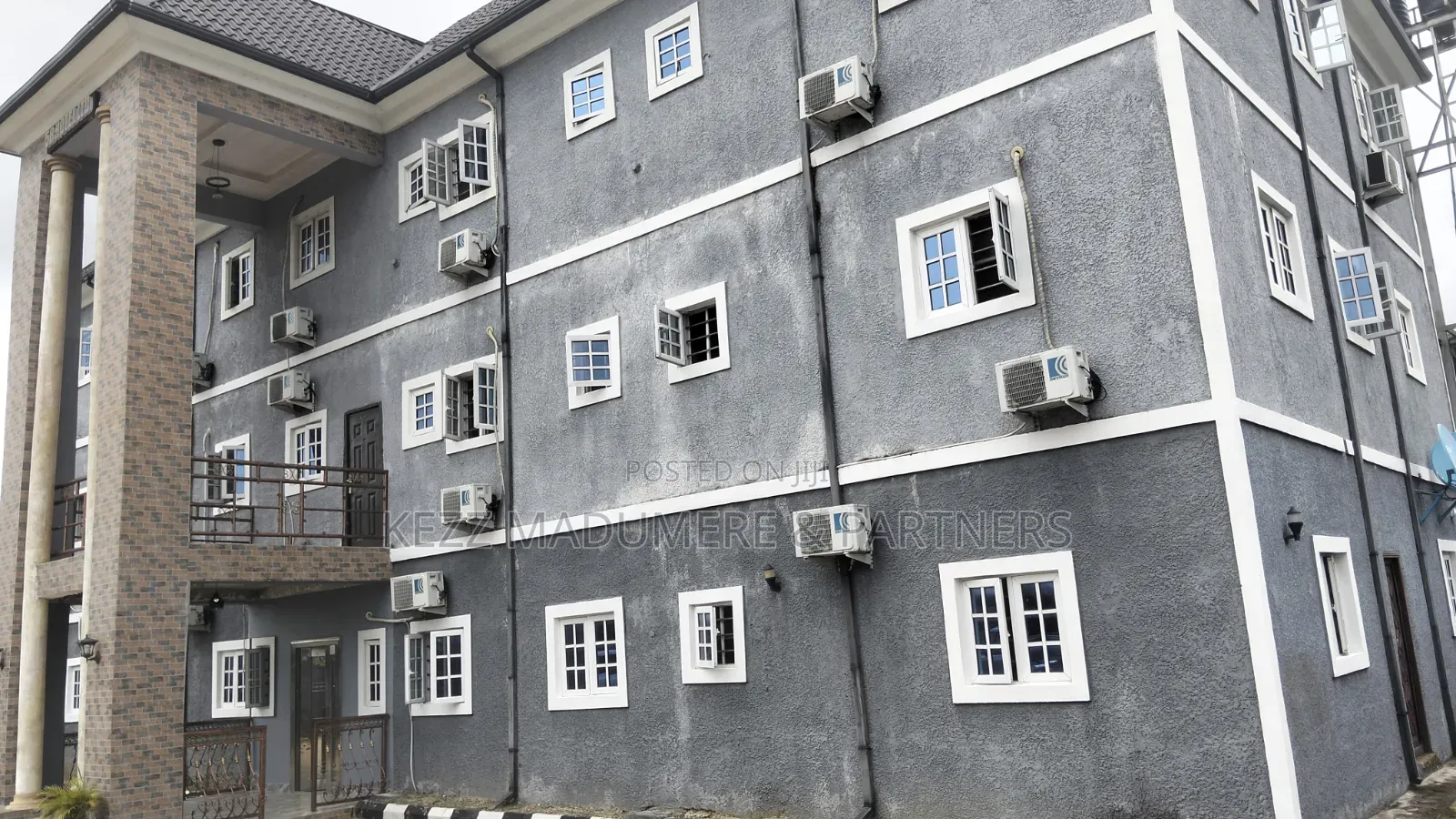 For Sale : 20 Rooms Hotel at Rumualogu, Ph in Obio-Akpor