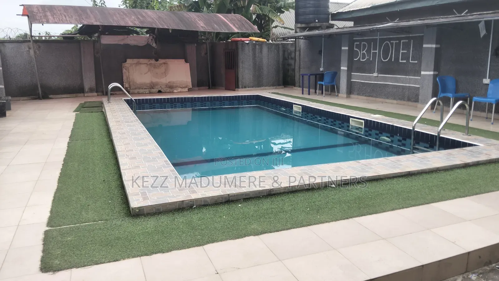 For Sale : 20 Rooms Hotel at Rumualogu, Ph in Obio-Akpor