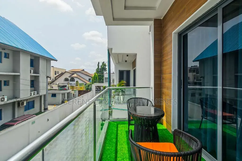 Luxury One Bedroom Apartment With Inbuilt Speaker and Balcony in Lekki Phase 1