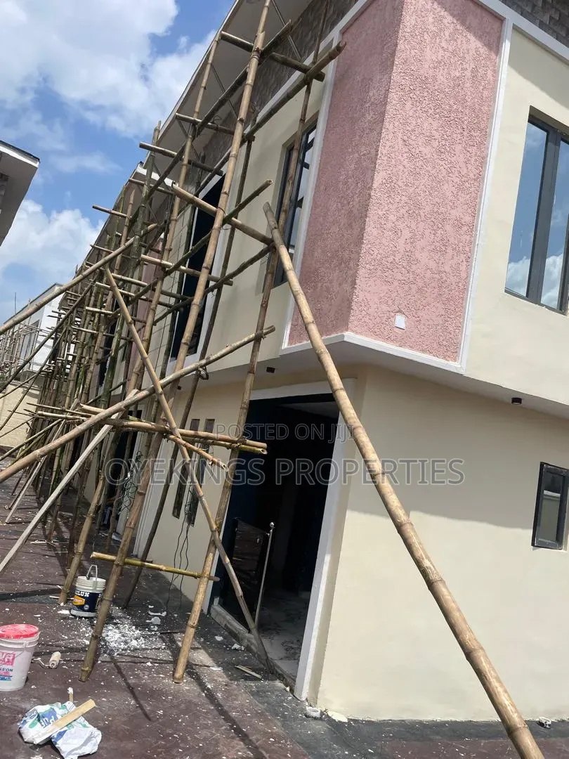 4bdrm Duplex in Adeoyo, Rind Road for sale in Rind Road