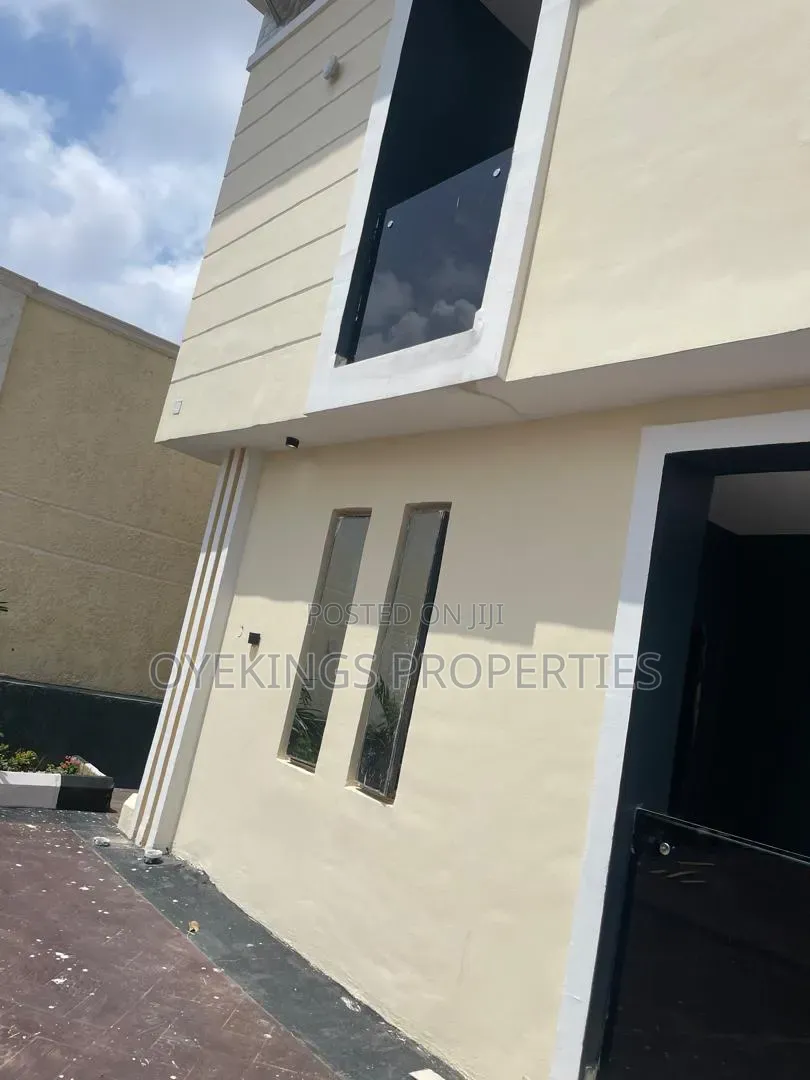 4bdrm Duplex in Adeoyo, Rind Road for sale in Rind Road