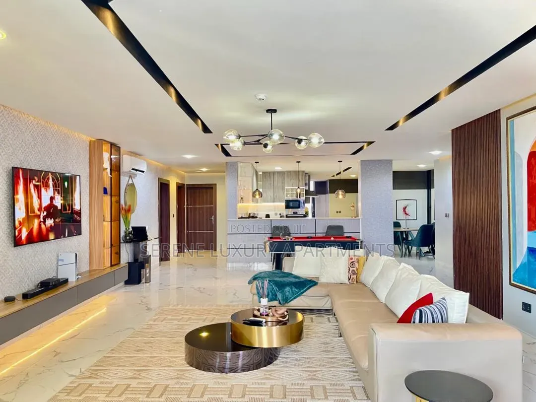 3bedroom Waterfront With Snooker Swimming Pool Gym and Ps5 in Lekki Phase 1