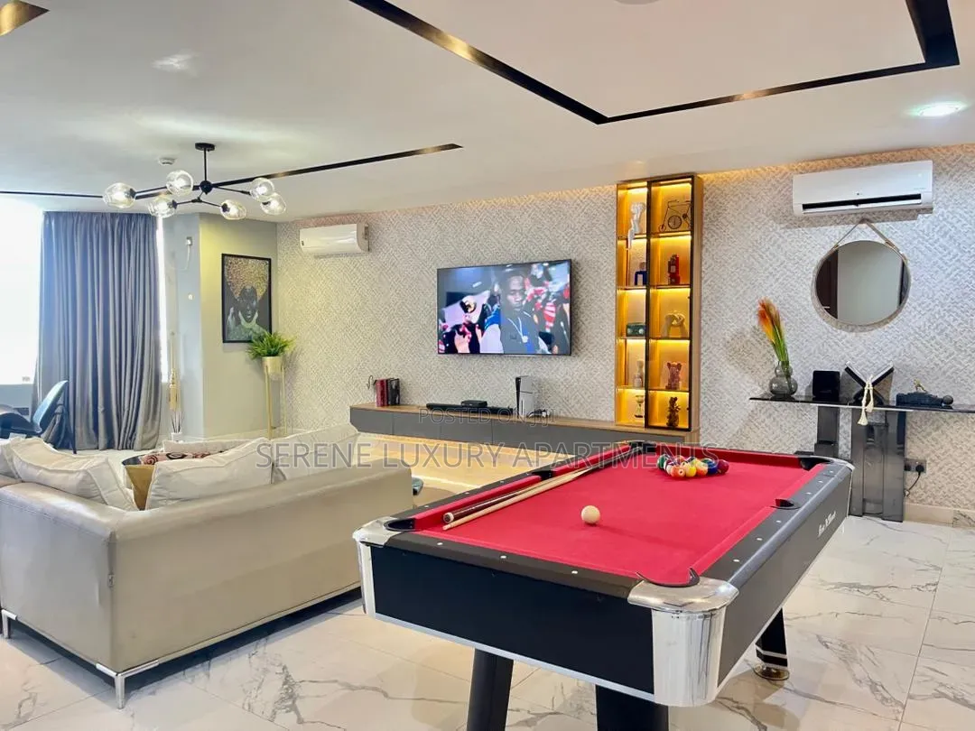 3bedroom Waterfront With Snooker Swimming Pool Gym and Ps5 in Lekki Phase 1