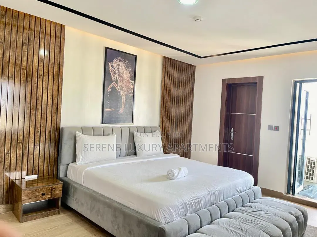 3bedroom Waterfront With Snooker Swimming Pool Gym and Ps5 in Lekki Phase 1