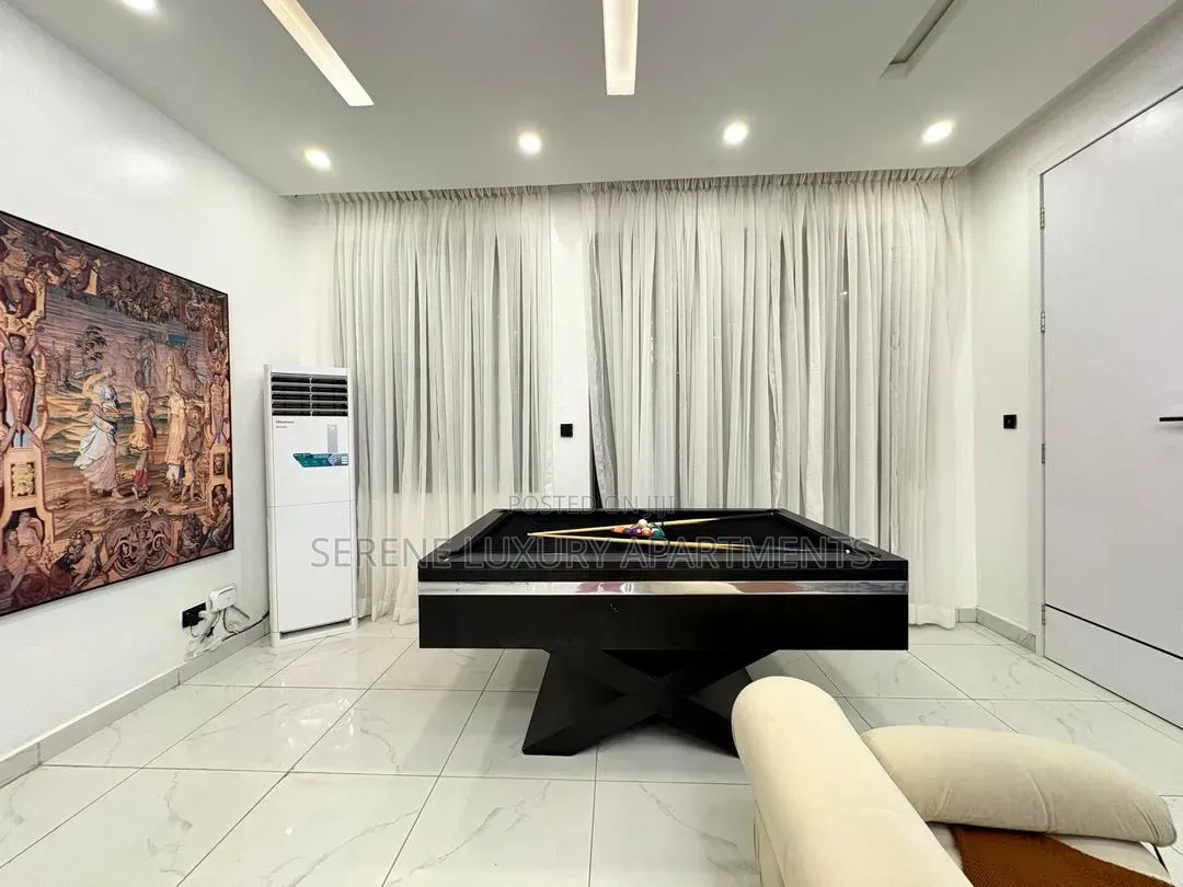 Luxury 3bedroom Apartment With Swimming Pool Gym Ps5 and Snooker in Lekki Phase 1
