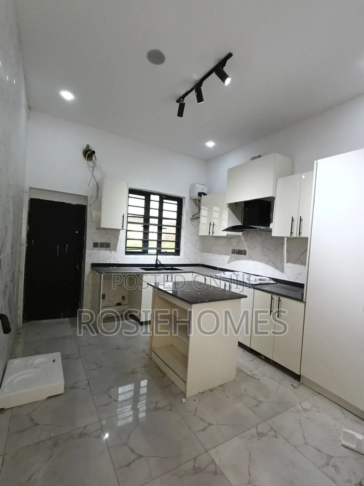 4bdrm Duplex in Alasia Town Estate, Sangotedo for sale in Sangotedo