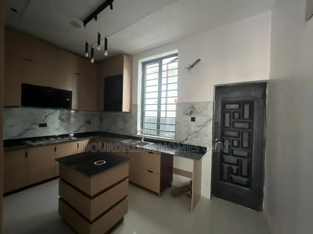 4bdrm Duplex in Lekki Palm City for sale in Lekki Expressway