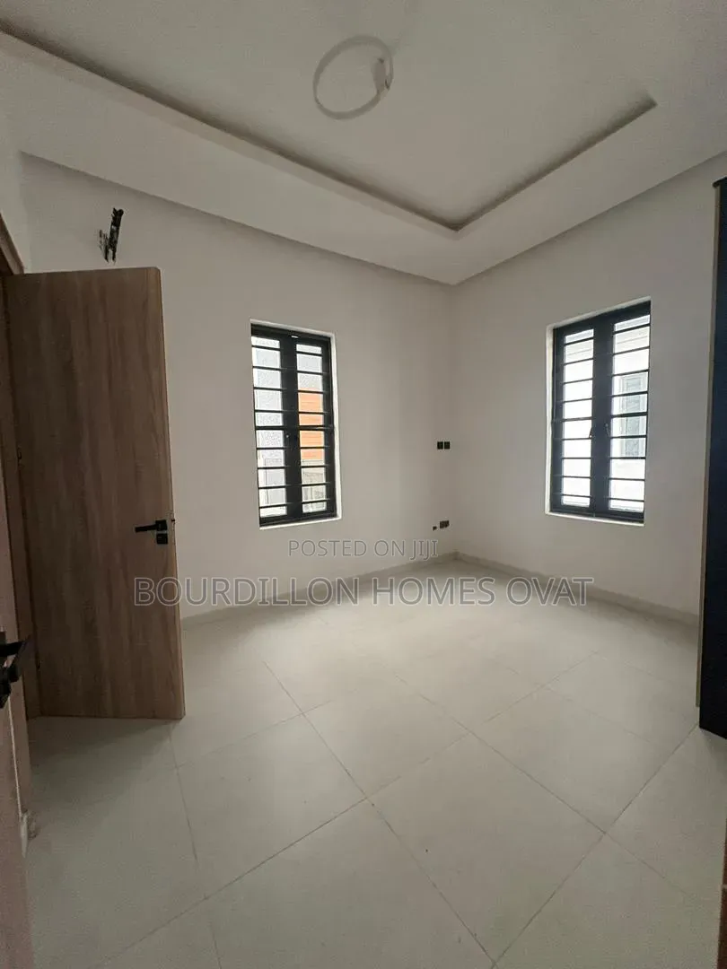 5bdrm Duplex in Harris Drive, Vgc for rent in VGC / Ajah