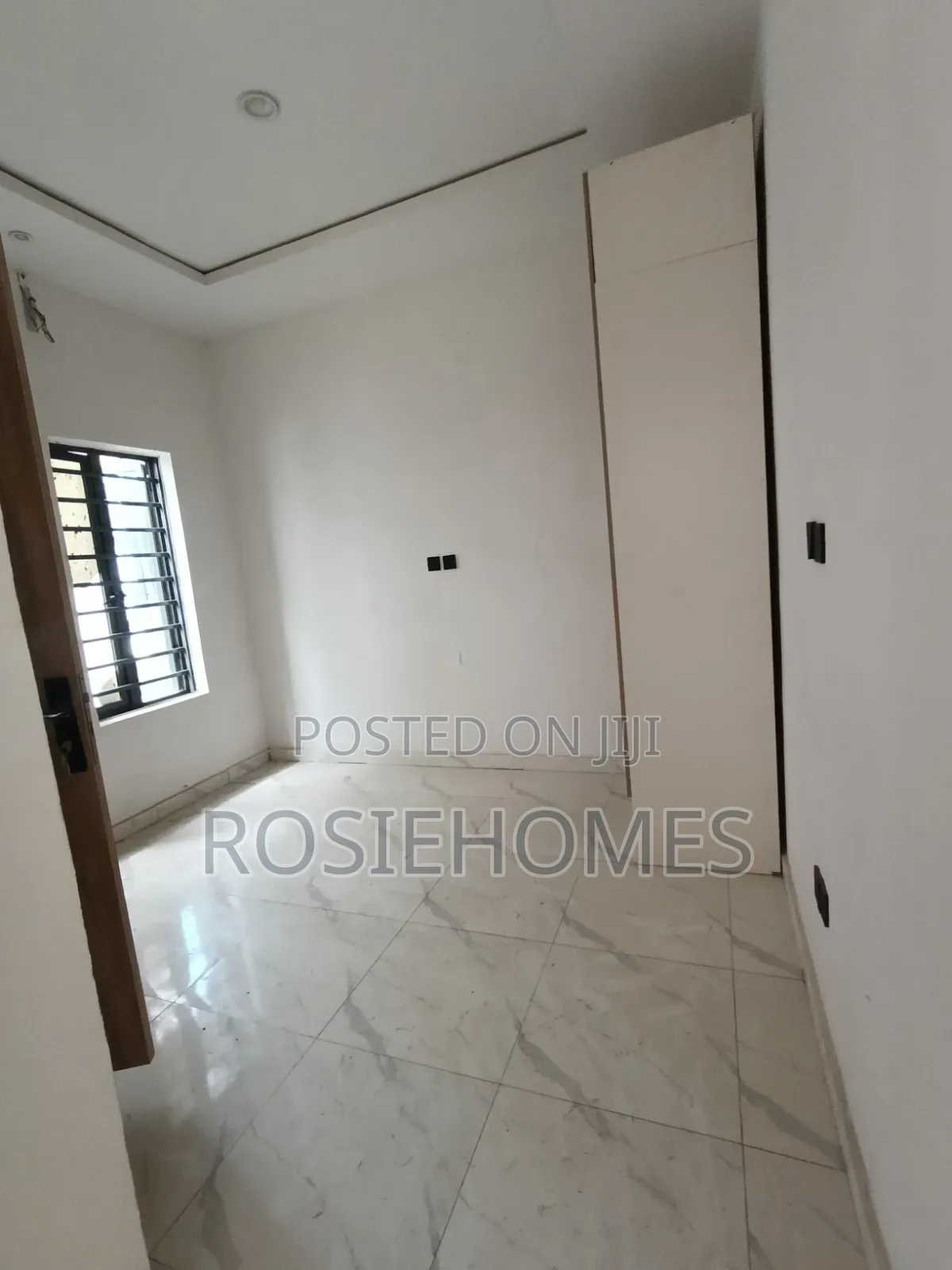 1bdrm Block of Flats in Mobile Raod Ajah for sale in Ado / Ajah
