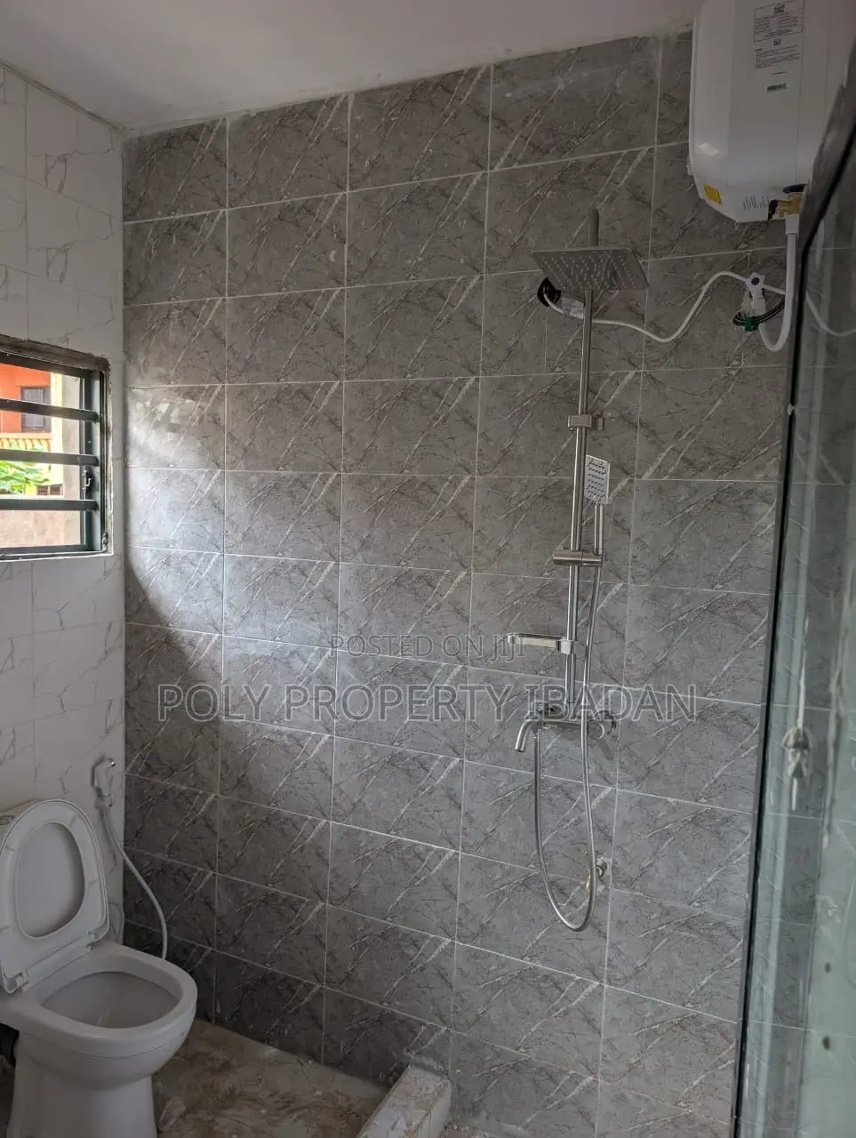 2bdrm Apartment in Omolayo Estate, Akobo for rent in Akobo