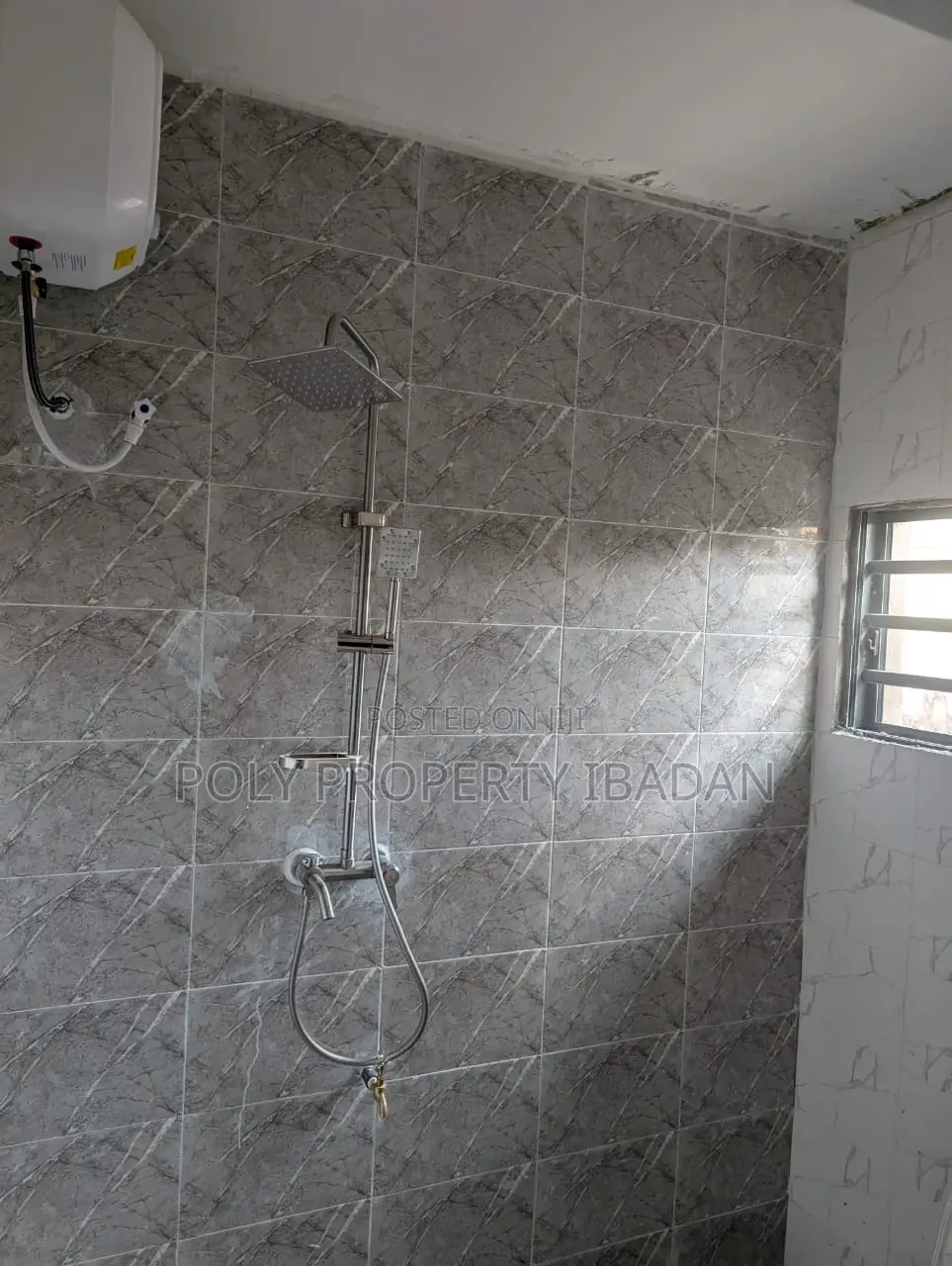 2bdrm Apartment in Omolayo Estate, Akobo for rent in Akobo