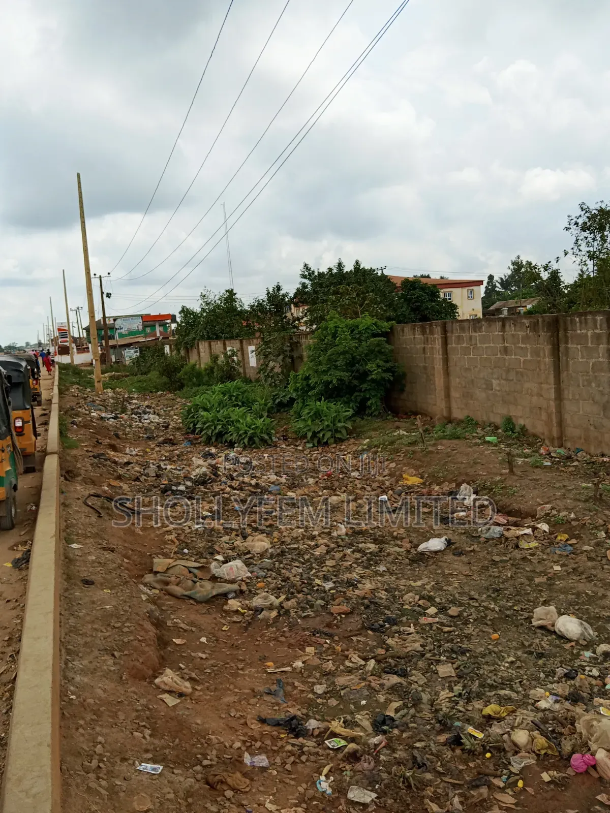 Two Aces With Building for Sale in Luzada in Agbara-Igbesan