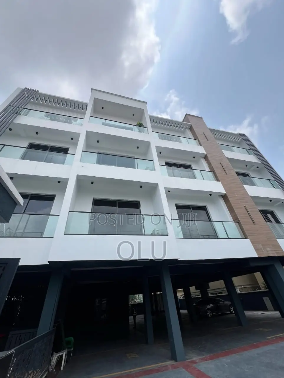 Furnished 3bdrm Block of Flats in Off Admiralty Way for sale in Lekki Phase 1