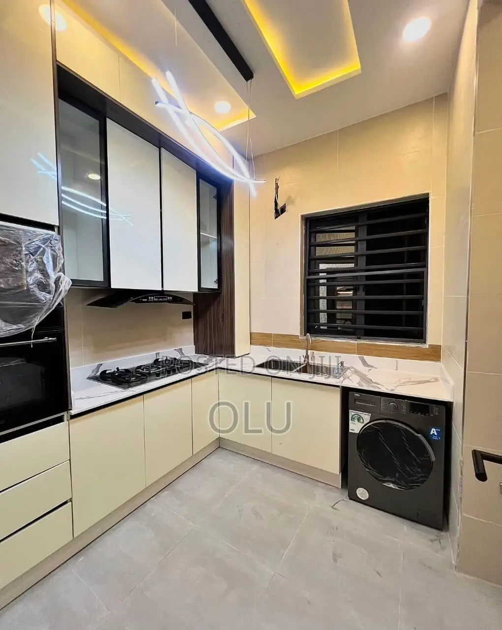 Furnished 3bdrm Block of Flats in Off Admiralty Way for sale in Lekki Phase 1