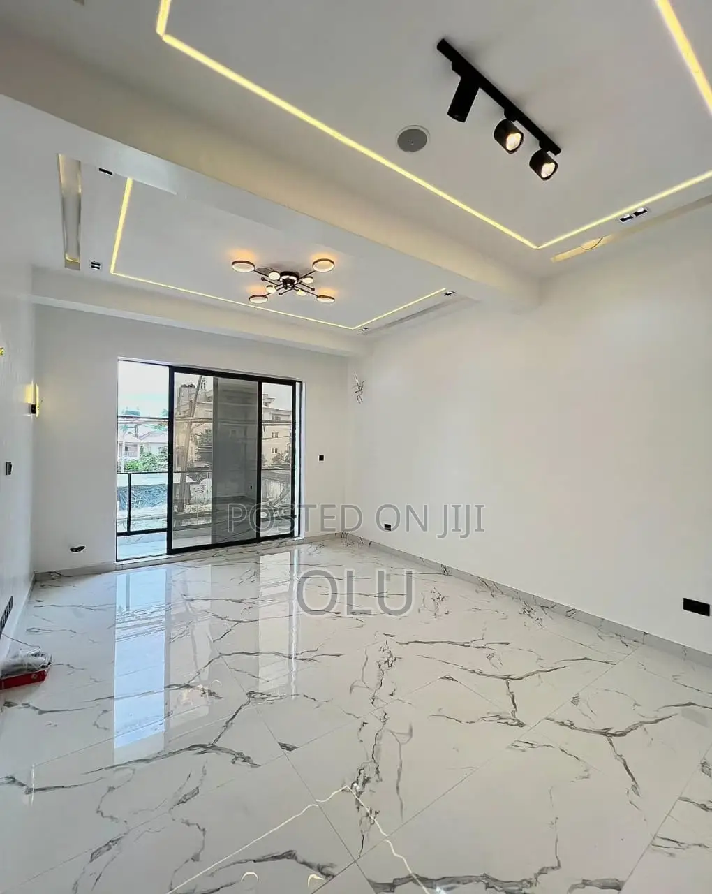 Furnished 2bdrm Block of Flats in Lekki Ph1 for sale in Lekki Phase 1