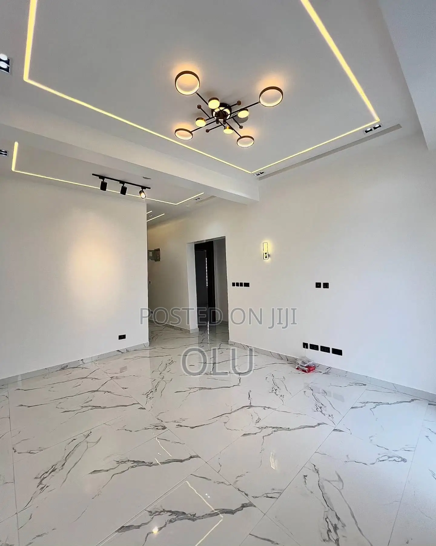 Furnished 2bdrm Block of Flats in Lekki Ph1 for sale in Lekki Phase 1