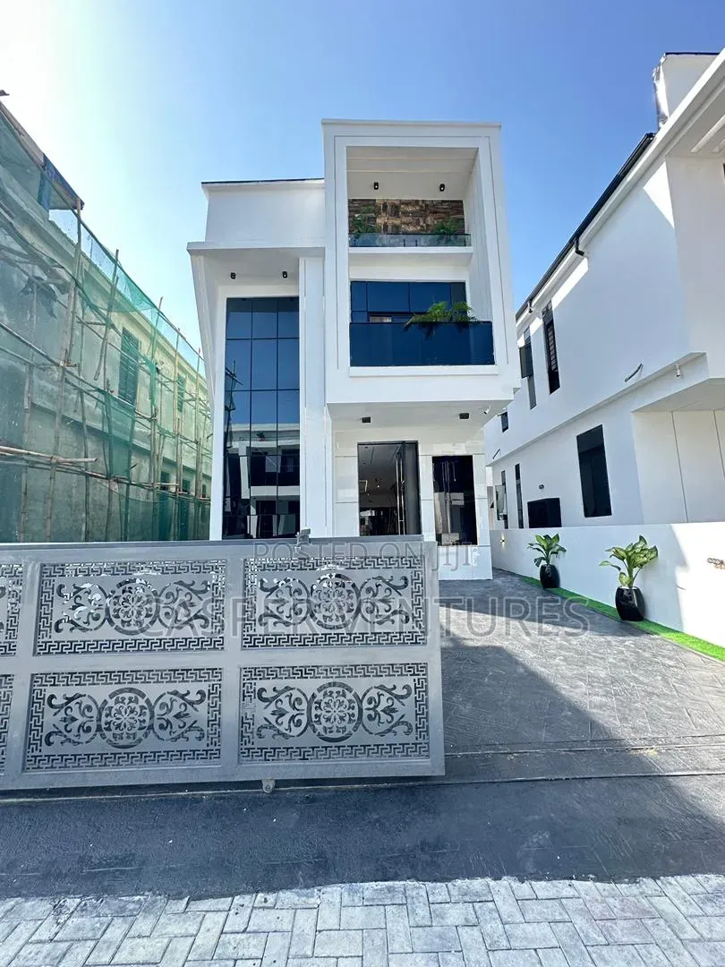 5bdrm Duplex in Chevron Drive for sale in Chevron