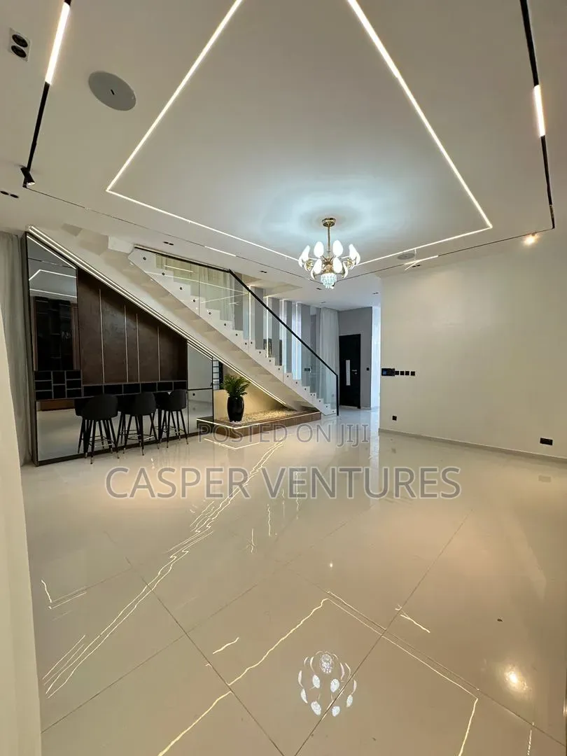 5bdrm Duplex in Chevron Drive for sale in Chevron