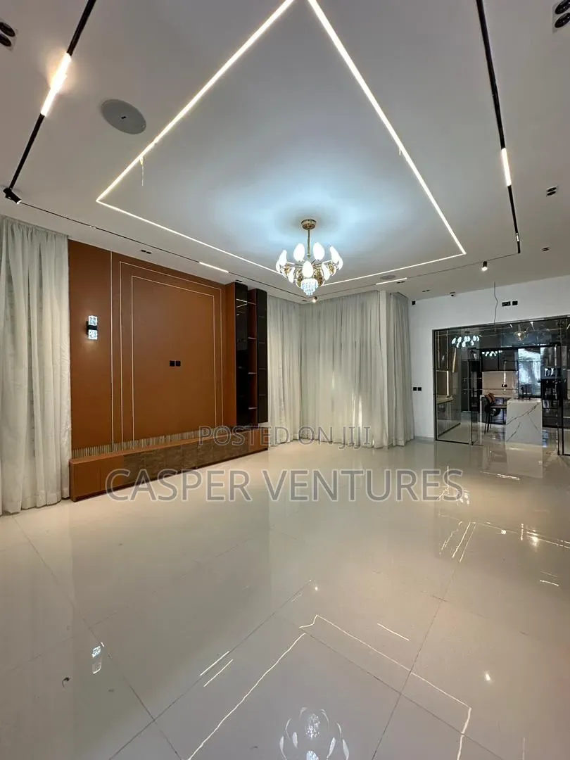 5bdrm Duplex in Chevron Drive for sale in Chevron