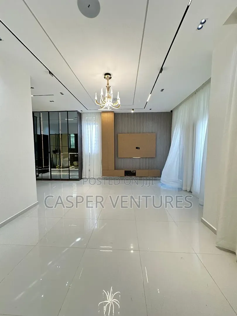 5bdrm Duplex in Chevron Drive for sale in Chevron