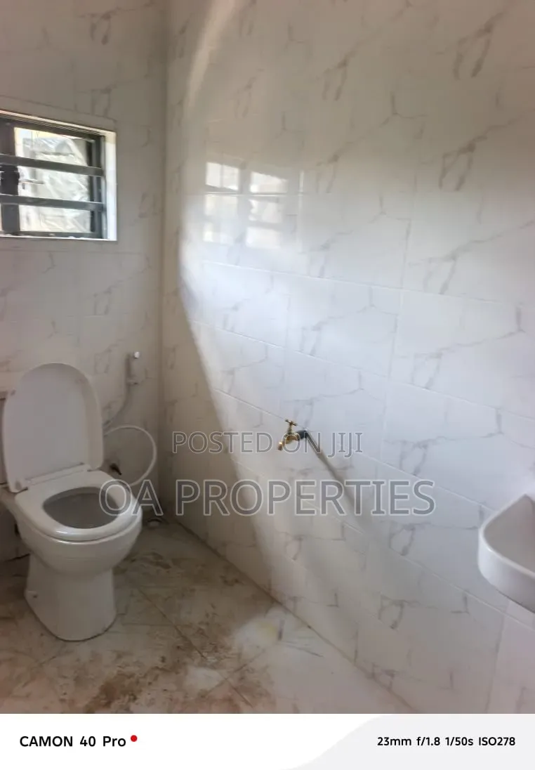2bdrm Block of Flats in Omolayo Estate Akobo, Ibadan for rent in Ibadan