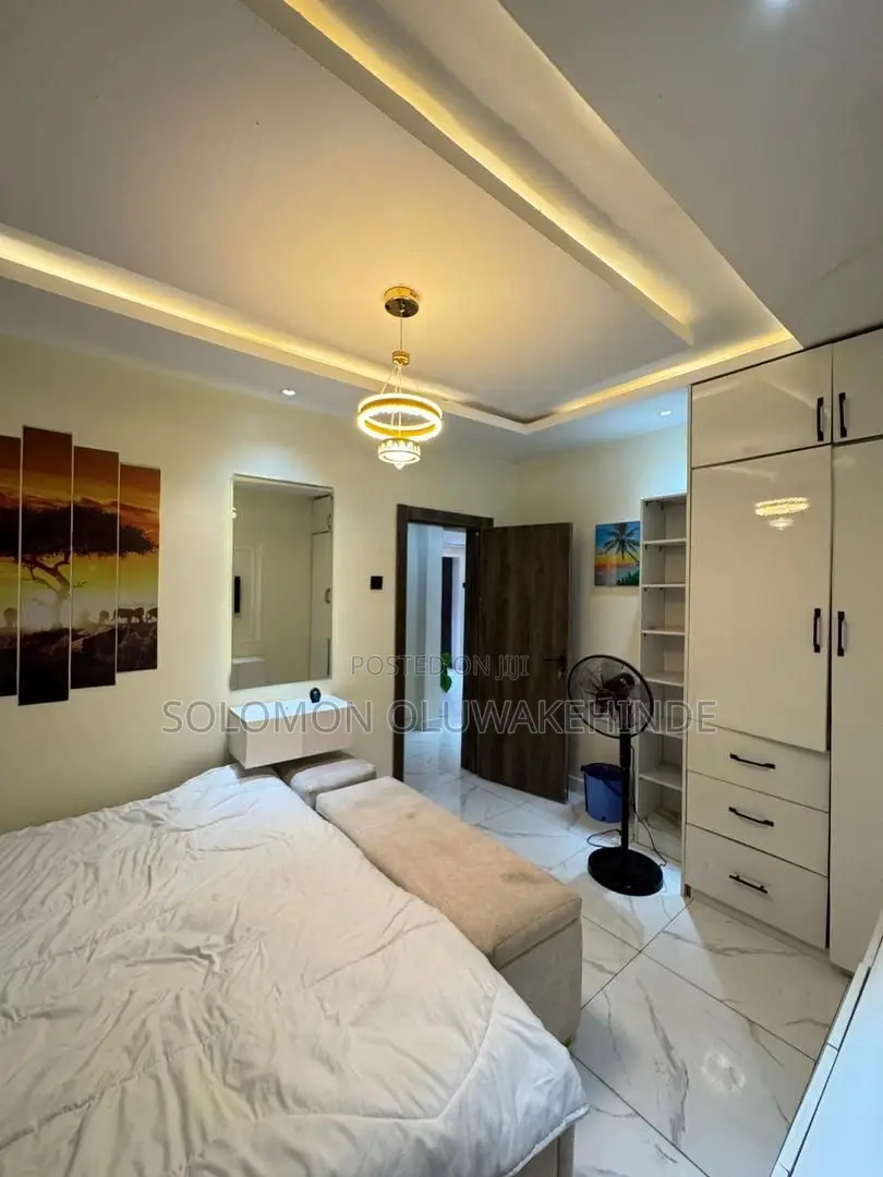 Furnished 3bdrm Apartment in Surulere for sale in Surulere