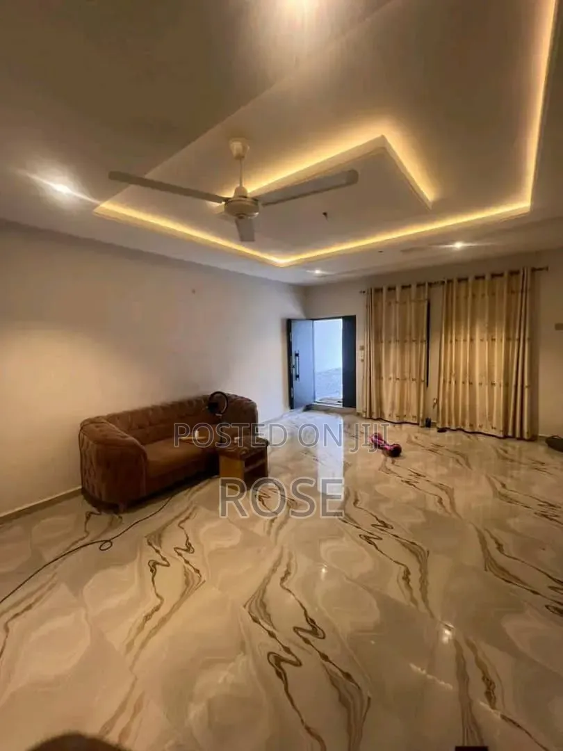 4bdrm Bungalow in Atakpa Estate, Uyo for sale in Uyo