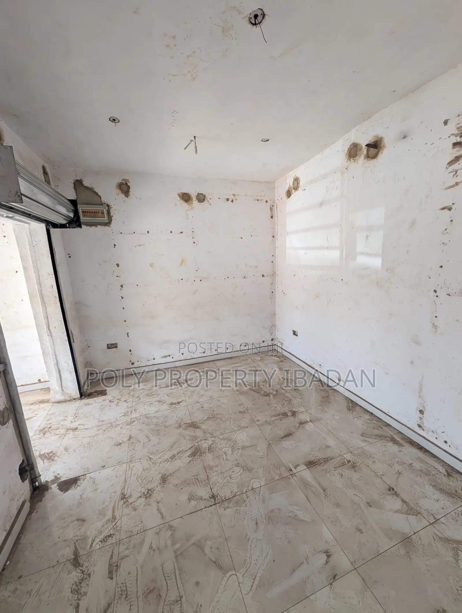 Shop Facing Main Road in Akala Express