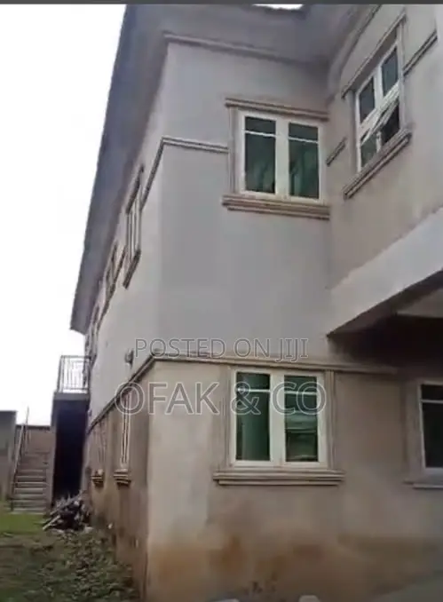 10bdrm Mansion in Basorun for sale in Basorun