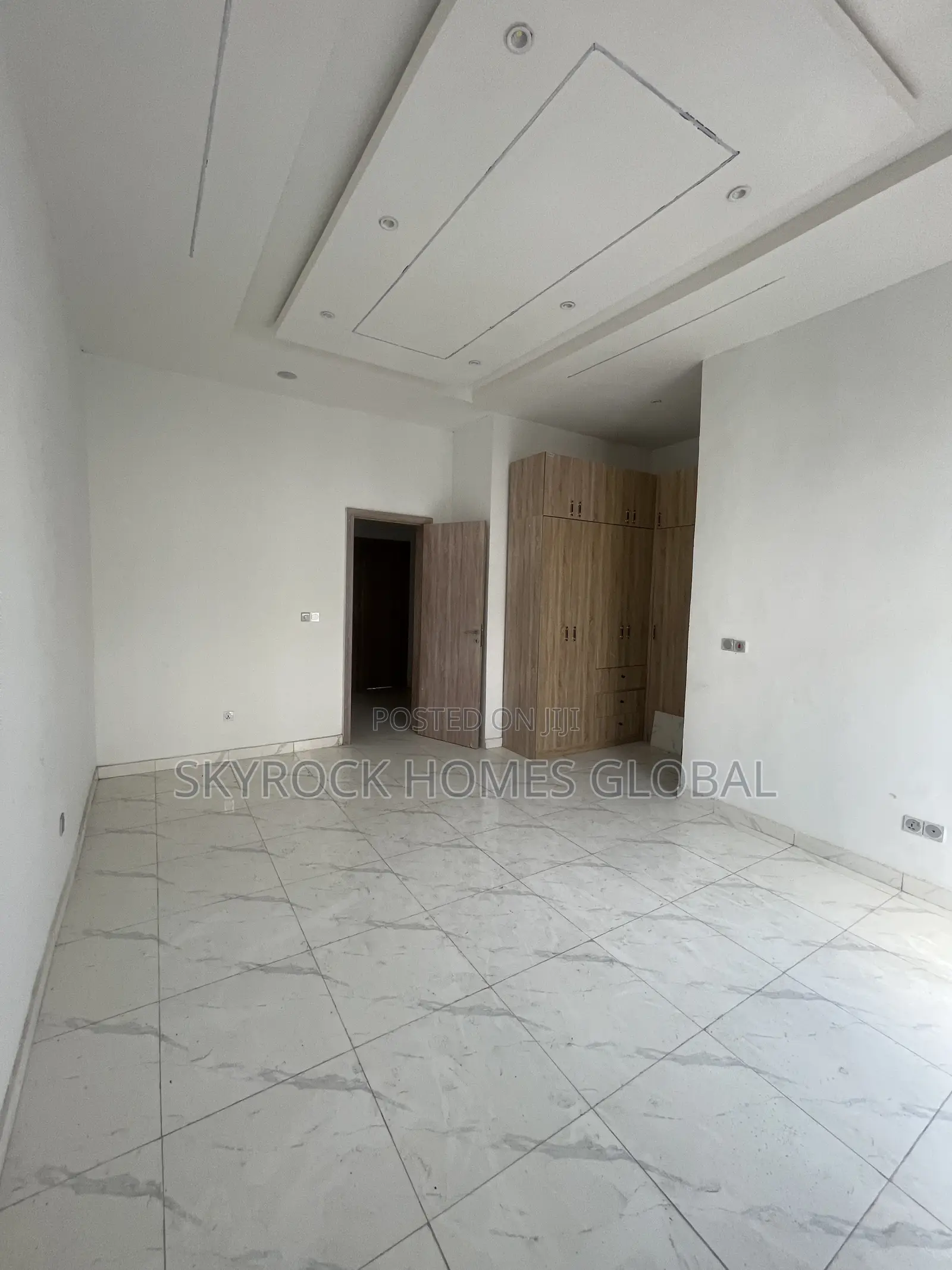 4bdrm Duplex in Ikota for rent in Ikota